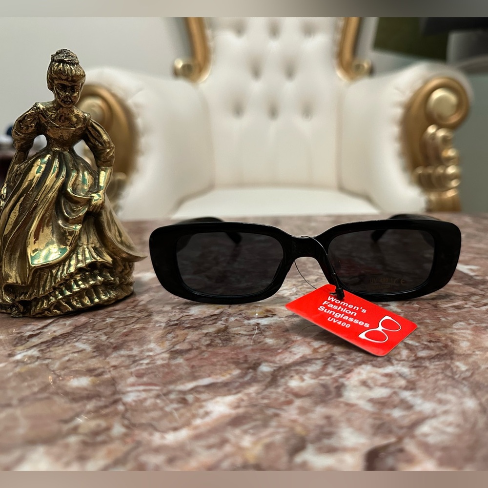 Black Women's Sunglasses -NWT